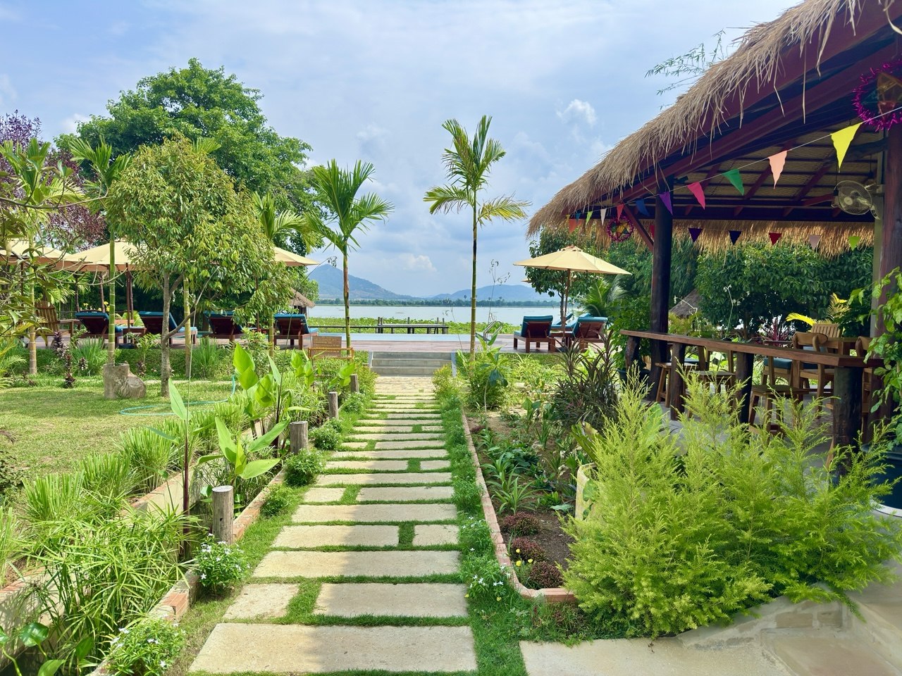 Garden path toward restaurant and lake