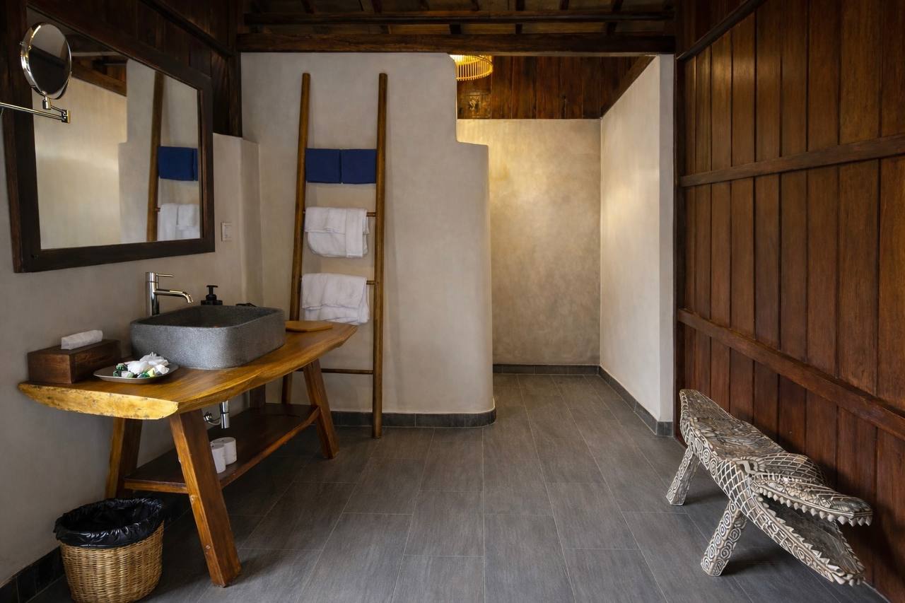 Khmer House Suite Room bathroom